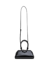 Givenchy EW Antigona - Fall/Winter 25 | $store$