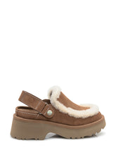 UGG Zoccoli Esmee Clog in Camoscio Marrone - Donna | $store$