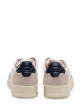 Low-top sneaker with sporty style - Autry | $store$